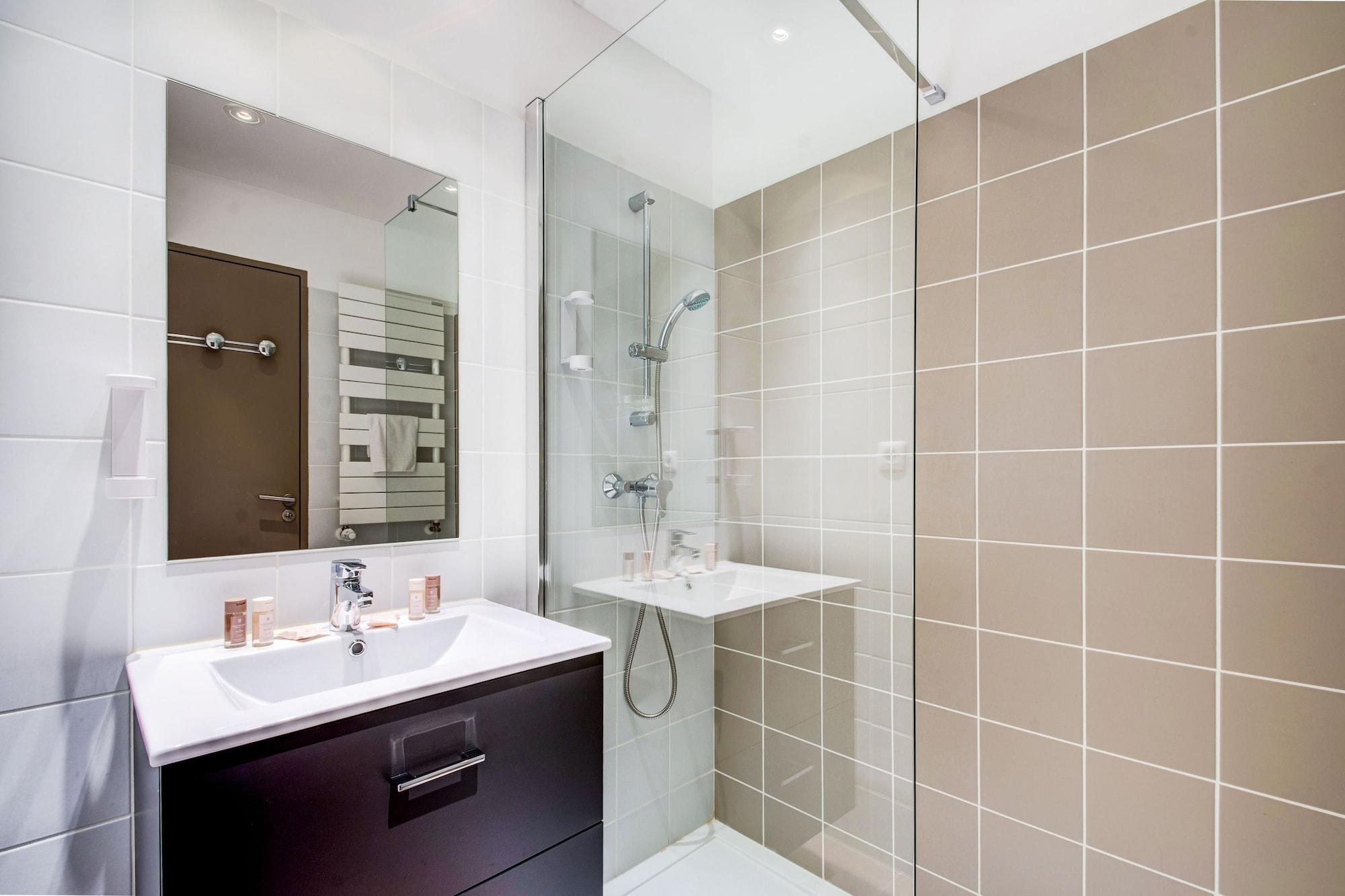La Tour Carree - Grasse Sud Hotel Peymeinade Ngoại thất bức ảnh