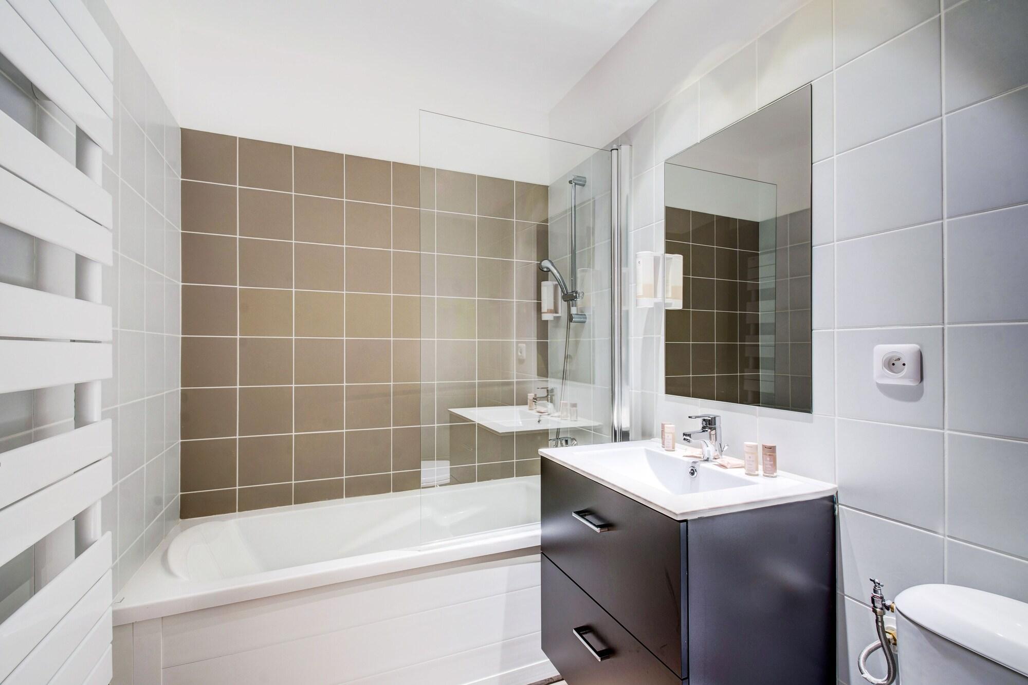 La Tour Carree - Grasse Sud Hotel Peymeinade Ngoại thất bức ảnh