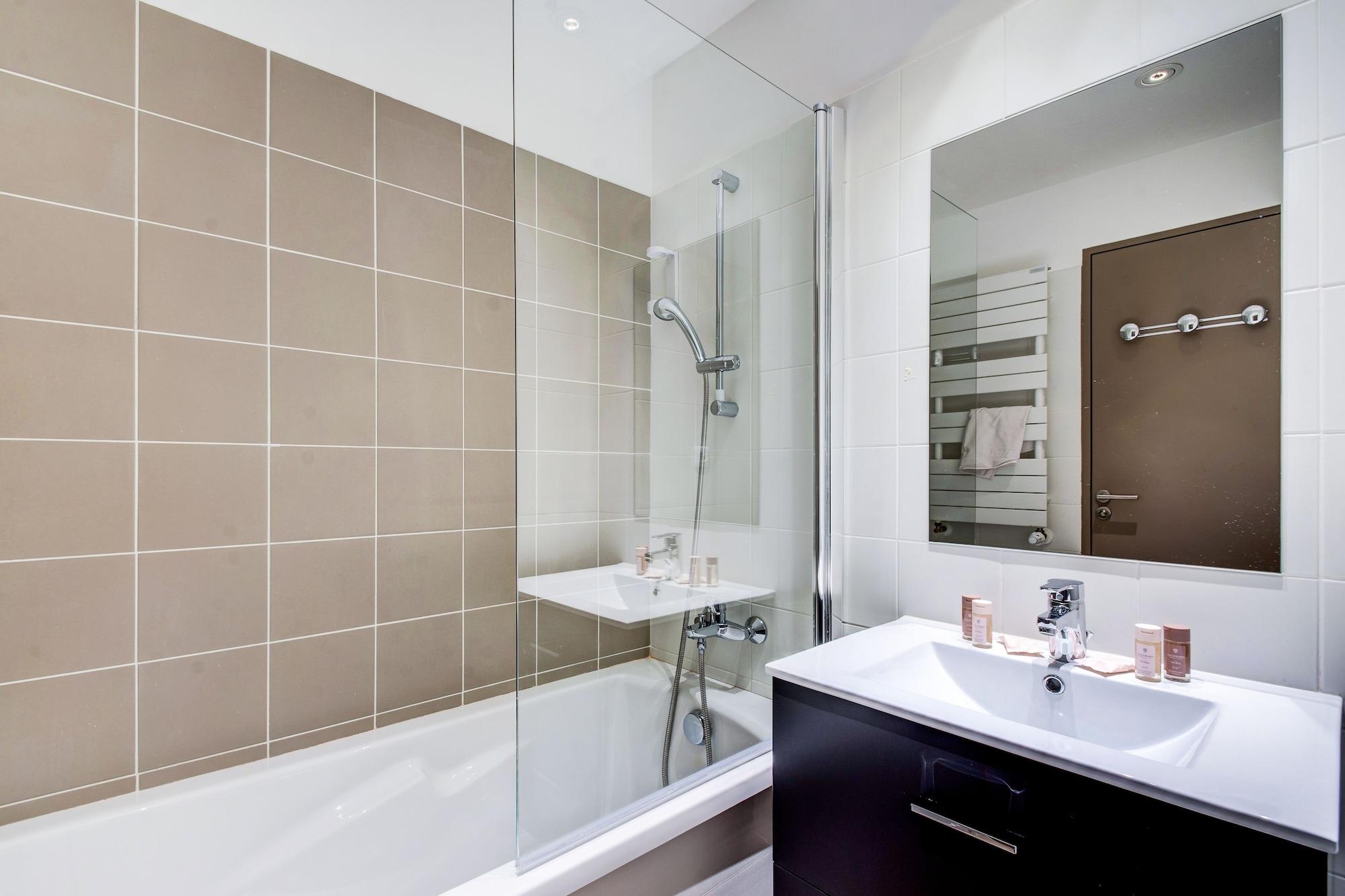 La Tour Carree - Grasse Sud Hotel Peymeinade Ngoại thất bức ảnh